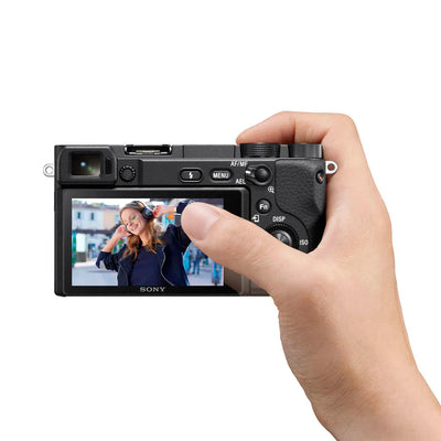Sony Cámara Digital Mirrorless APS-C ILCE-6400K: A6400 + Lente SELP16502